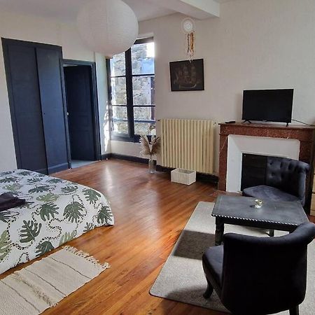 Chambre Dans Maison De Ville - 2 Personnes Oloron-Sainte-Marie Εξωτερικό φωτογραφία