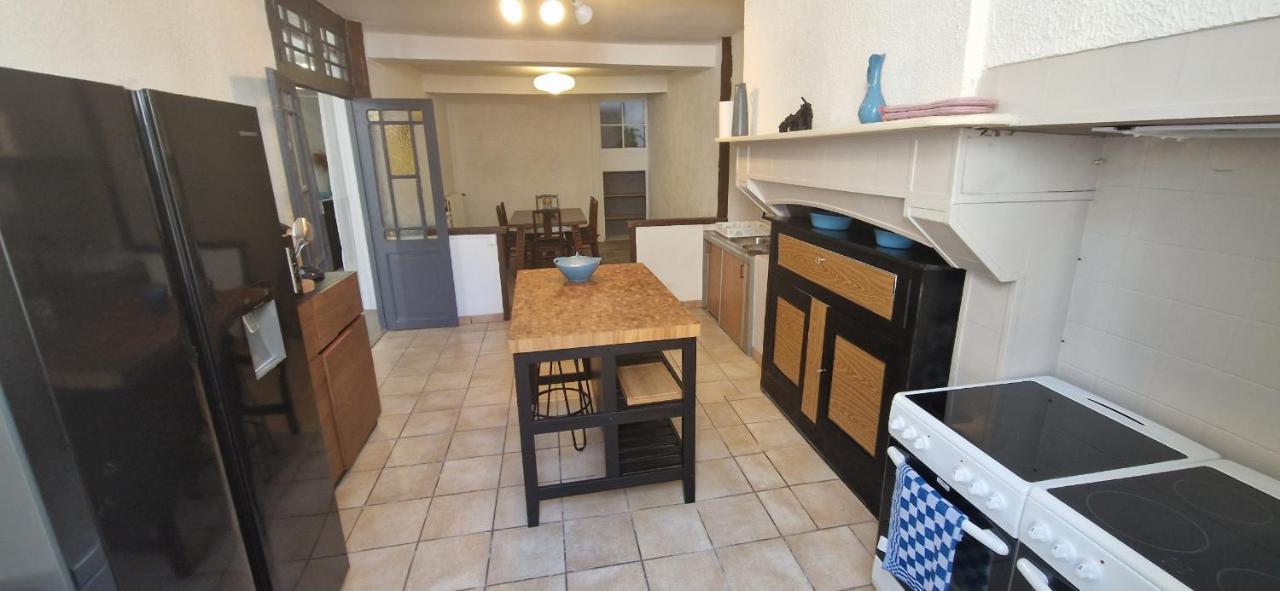 Chambre Dans Maison De Ville - 2 Personnes Oloron-Sainte-Marie Εξωτερικό φωτογραφία