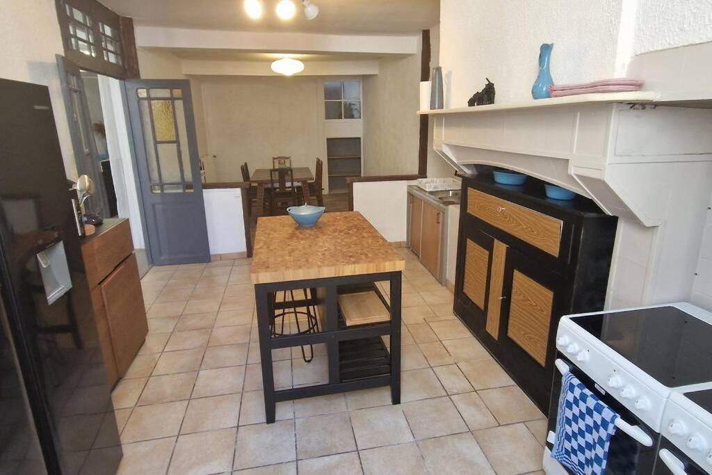 Chambre Dans Maison De Ville - 2 Personnes Oloron-Sainte-Marie Εξωτερικό φωτογραφία